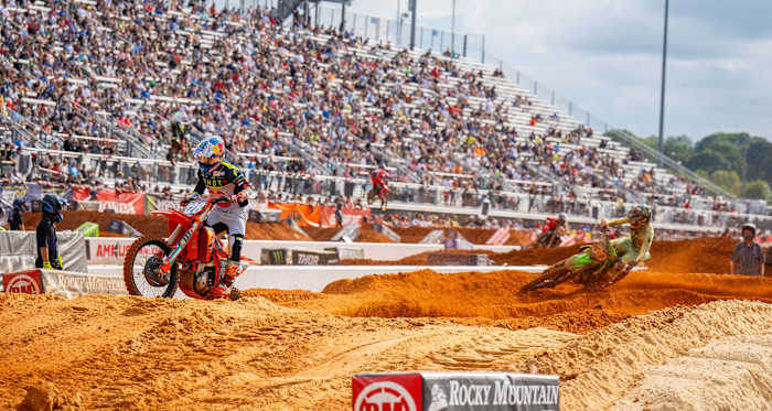 Tom Vialle leads Jo Shimoda during a race at zMax Dragway. Photo: Align Media.